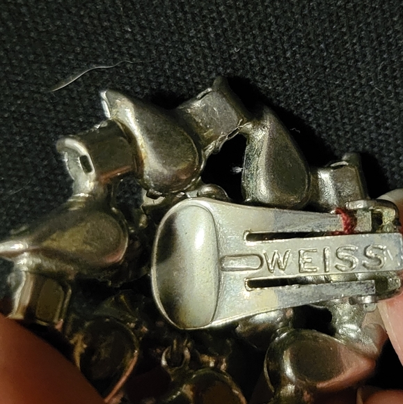 Weiss Vintage Clip-On Rhinestone Earrings - Picture 4 of 7